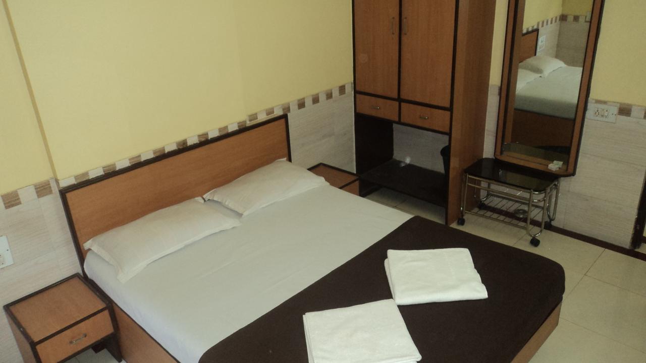 Girija Payyade Hotel Kalyān Exteriér fotografie